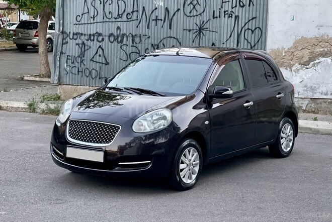 Nissan March-1