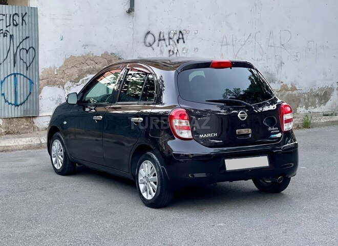 Nissan March-2