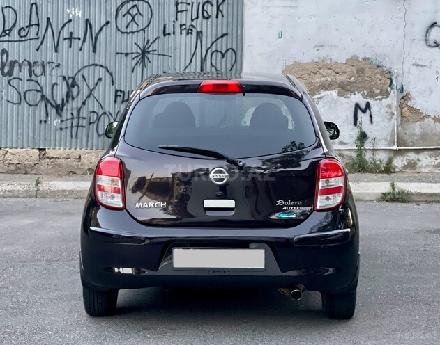 Nissan March-6