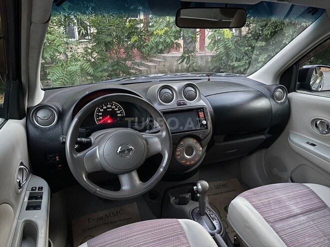 Nissan March-9