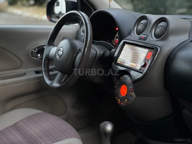 Nissan March-11