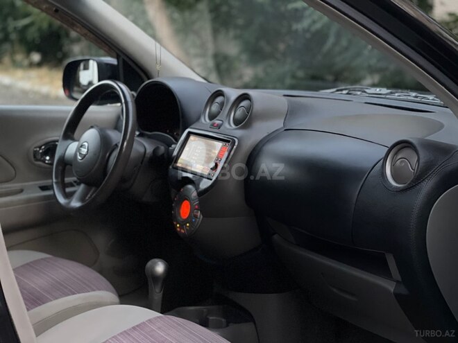 Nissan March-12