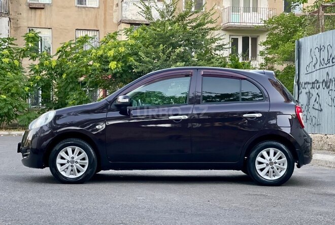 Nissan March-7