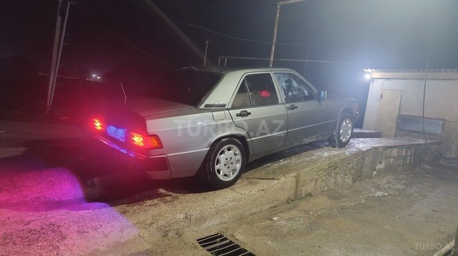 Mercedes 190-5