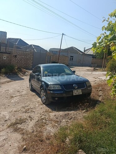 Volkswagen Passat-1