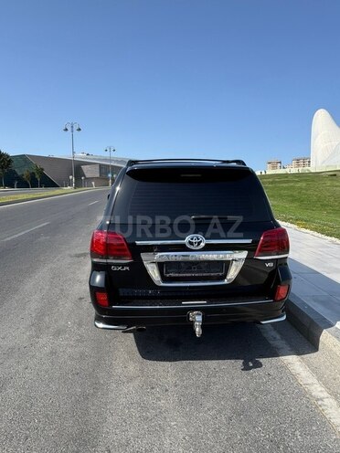 Toyota Land Cruiser-2