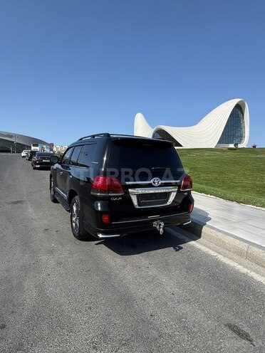 Toyota Land Cruiser-6