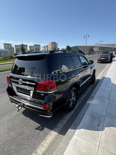 Toyota Land Cruiser-7