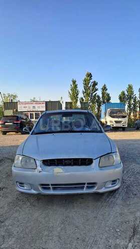 Hyundai Accent-1