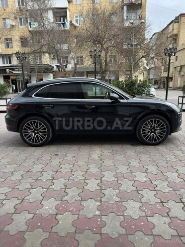 Porsche Macan S-3