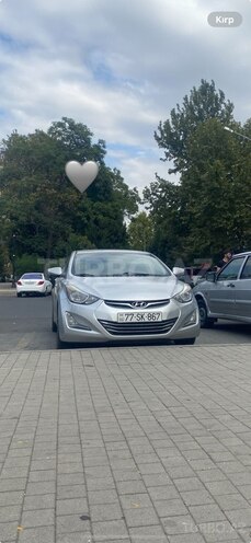 Hyundai Elantra-17