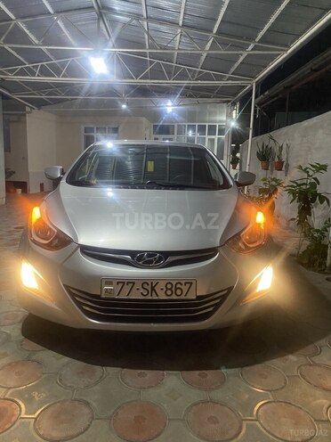 Hyundai Elantra-1