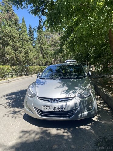 Hyundai Elantra-10