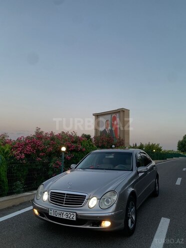Mercedes E 240-2