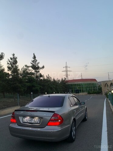 Mercedes E 240-6