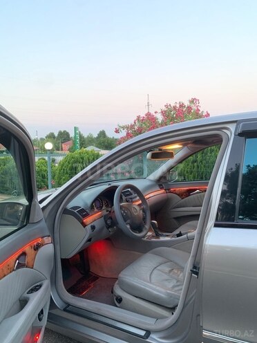 Mercedes E 240-7