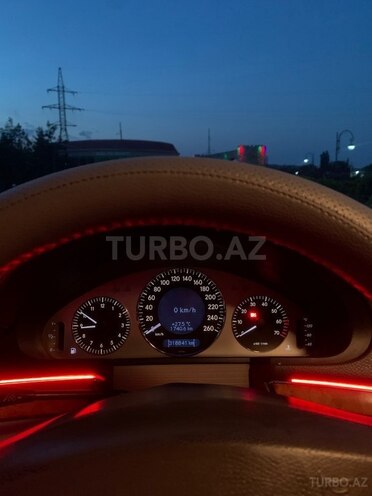 Mercedes E 240-10