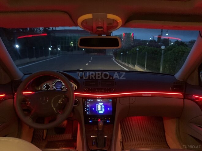 Mercedes E 240-8