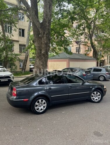 Volkswagen Passat-11