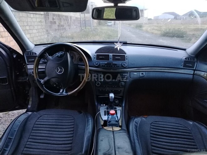 Mercedes E 200-3
