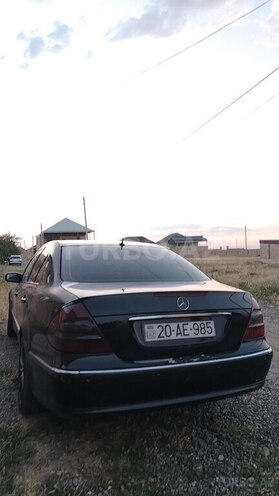 Mercedes E 200-2