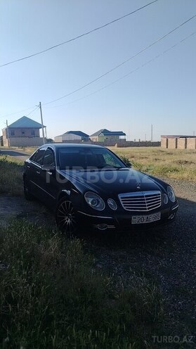 Mercedes E 200-1