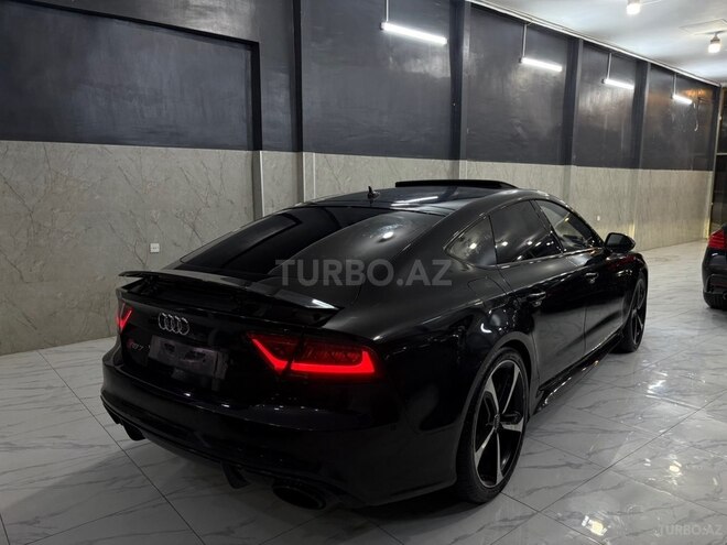 Audi RS7-5