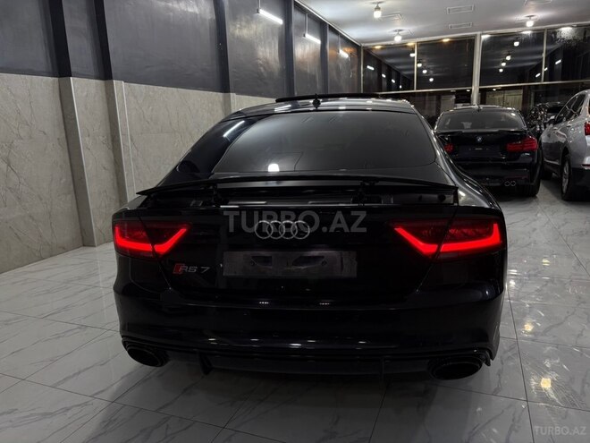 Audi RS7-4