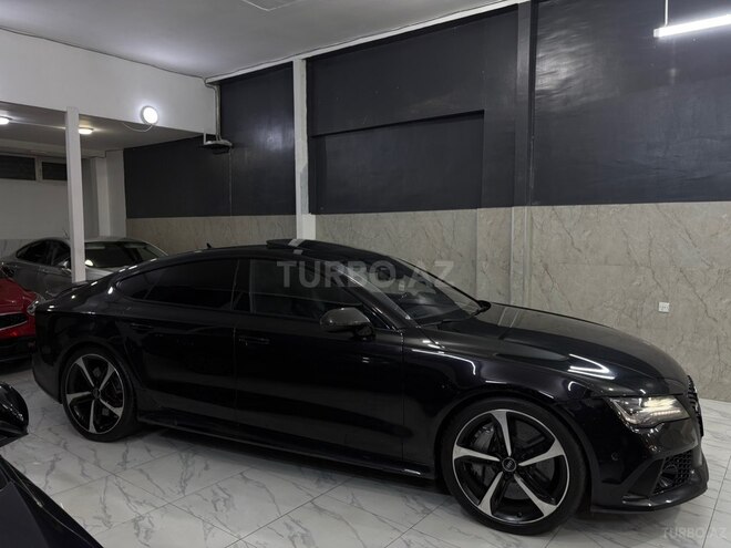 Audi RS7-7