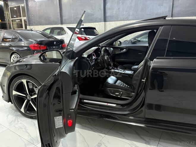 Audi RS7-9
