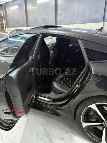 Audi RS7-19