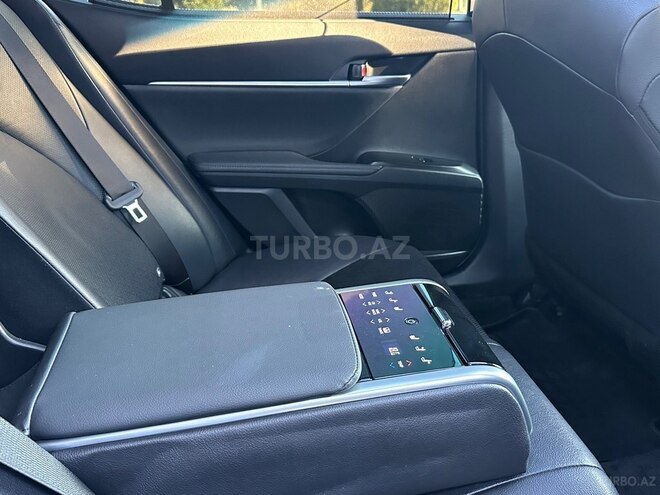 Toyota Camry-7