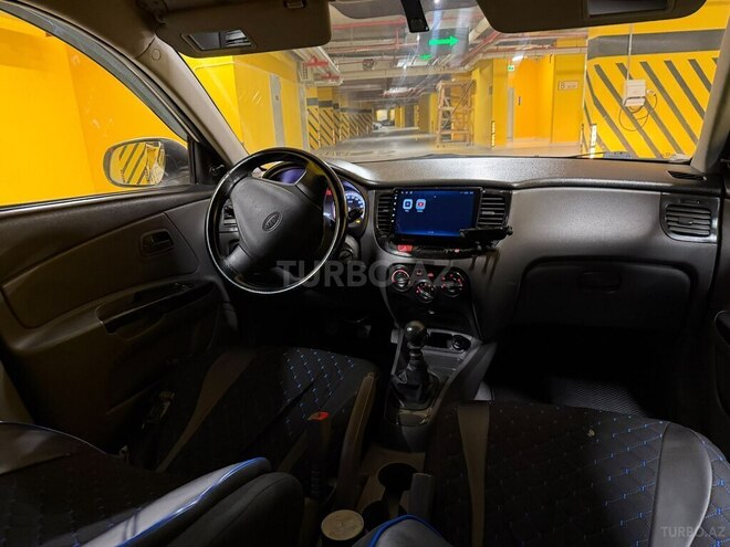 Kia Rio-12