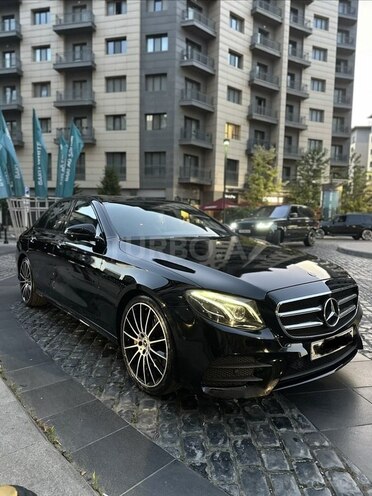 Mercedes E 350-1