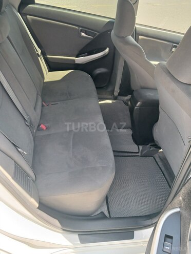 Toyota Prius-8