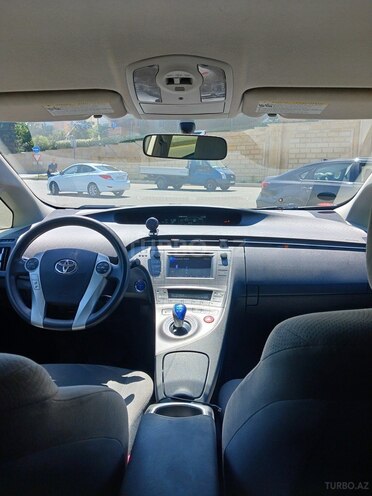 Toyota Prius-6