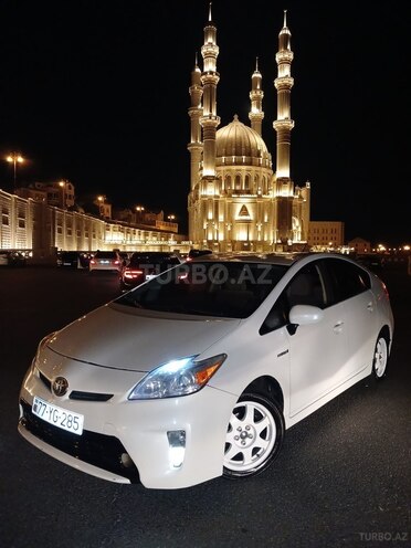 Toyota Prius-11