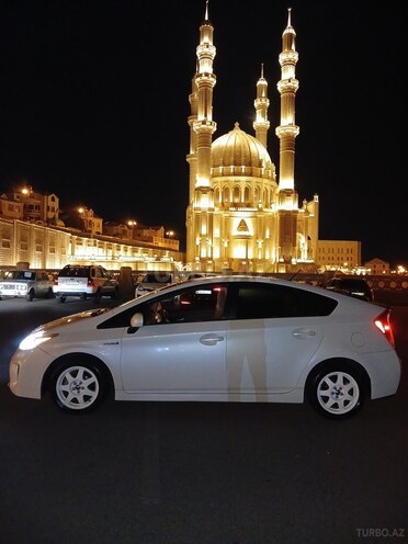Toyota Prius-14