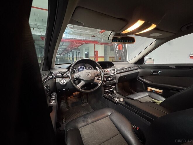 Mercedes E 200-4