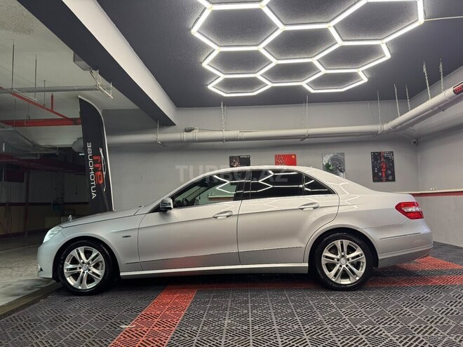 Mercedes E 200-5