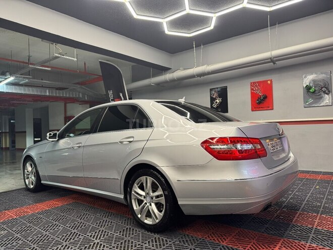 Mercedes E 200-8