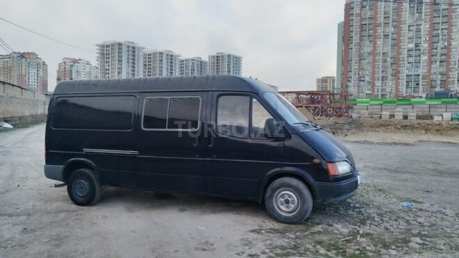 Ford Transit-4