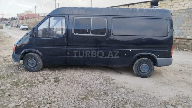 Ford Transit-3