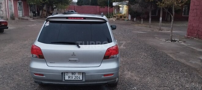 Mitsubishi Airtrek-2