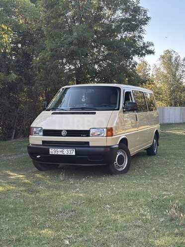 Volkswagen Transporter-1