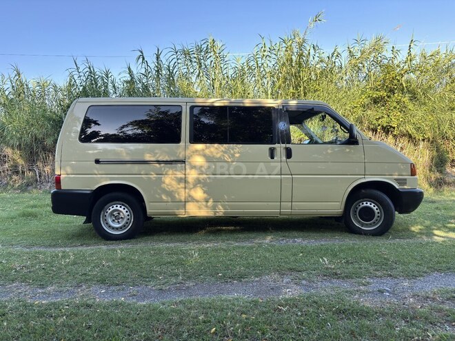 Volkswagen Transporter-4
