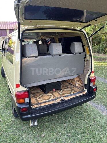 Volkswagen Transporter-5