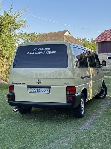 Volkswagen Transporter-10