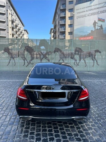 Mercedes E 200-2