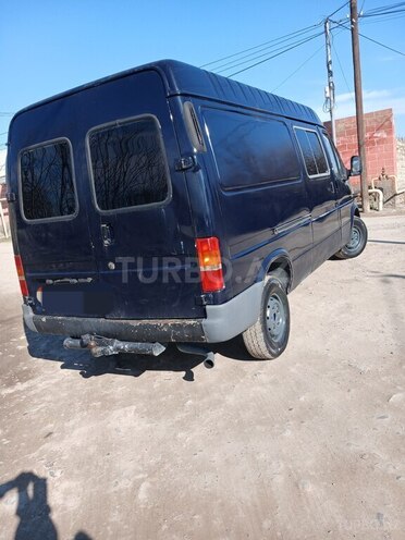 Ford Transit-10